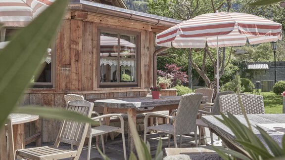Garten Gästeterrasse - Ferienhof Buxgarten - Oetz