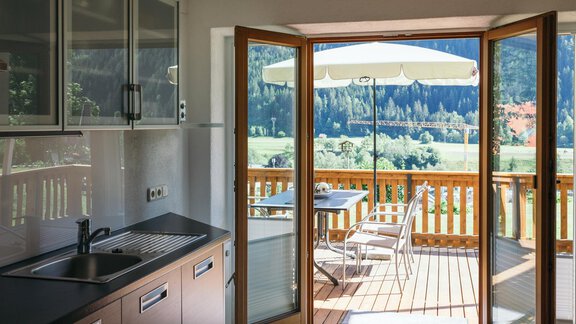 W2_terrasse1 - Ferienwohnung Alpenrose - Oetz