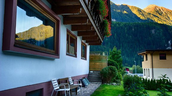 Außenansicht Smmer - Garni Fischer - Oetz