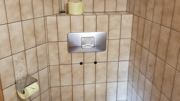WC mit Dusche - Gästehaus Alpenruh - Oetz