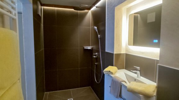 Appartement Alpenrose new bathroom - Gästehaus Pfausler - Oetz