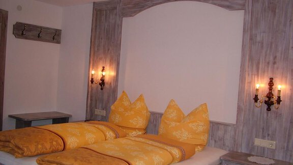 Schlafzimmer Turm Appartement - Gästehaus Schrott - Oetz