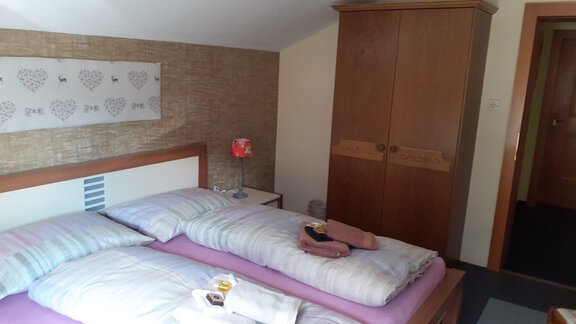 Doppelzimmer mit Balkon - Haus Gertraud NEU - Oetz