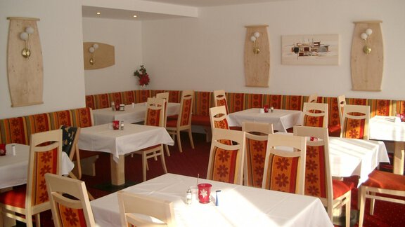 Zimmer_Ferienwohnung_Oetz_Frühstücksraum_Haus Mari - Haus Marita - Oetz