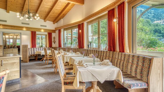 20250703 Jägerhof Exterior & Restaurant 2 - Hotel Jägerhof - Oetz