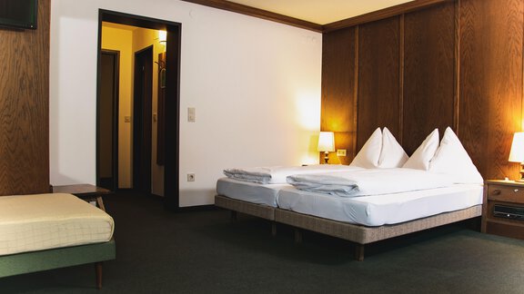 Dreibettzimmer - Hotel Marko - Oetz