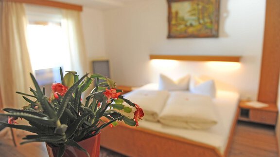 Zimmerbeispiel - Pension Olympia - Oetz