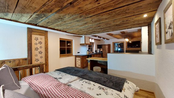 Doppelbett mit offenenm Wohnraum 2 - Wieserhof - Oetz