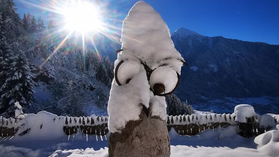 Wieserhof Eule Garten Winter 1 - Oetz