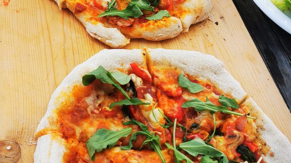 Pizza von unserem Holzofen - Wieserhof - Oetz