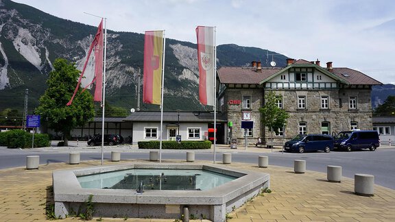 Bahnhofsplatz - Ferienwohnung Keil - Ötztal Bahnhof