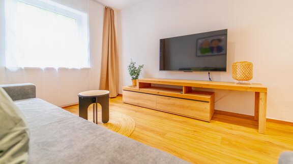 01-11-Wohnzimmer-Moritz - Oetztaler Lausbubenhaus Max & Moritz - Ötztal Bahnhof