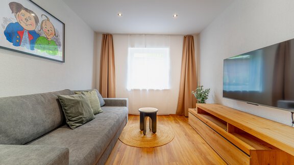 01-13-Wohnzimmer-Moritz - Oetztaler Lausbubenhaus Max & Moritz - Ötztal Bahnhof