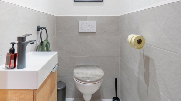 01-31-WC-Moritz - Oetztaler Lausbubenhaus Max & Moritz - Ötztal Bahnhof