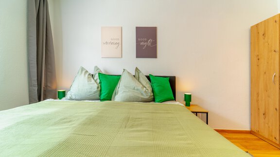 01-42-Schlafzimmer-1-Moritz - Oetztaler Lausbubenhaus Max & Moritz - Ötztal Bahnhof