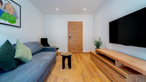 02-11-Wohnzimmer-Max - Oetztaler Lausbubenhaus Max & Moritz - Ötztal Bahnhof