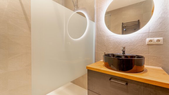 02-22-Bad-Max - Oetztaler Lausbubenhaus Max & Moritz - Ötztal Bahnhof