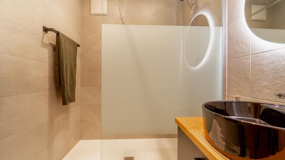 02-23-Bad-Max - Oetztaler Lausbubenhaus Max & Moritz - Ötztal Bahnhof