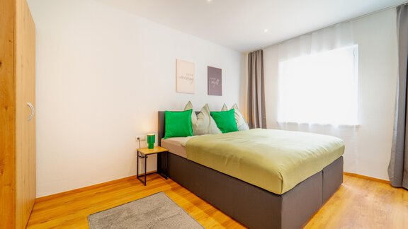 02-41-Schlafzimmer-1-Max - Oetztaler Lausbubenhaus Max & Moritz - Ötztal Bahnhof