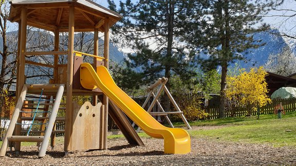 Playground nearby - Ferienwohnung "Zum Glück" - Sautens