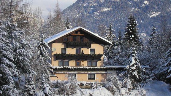Haus_Winter4 - Ferienwohnungen und Chalets Pienz-Bobnar - Sautens