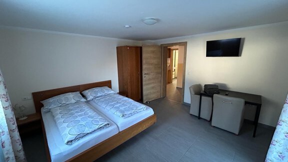 Schlafzimmer 2 ( 2 Betten ) - Haus Anna Sautens - Sautens