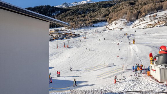 Skipiste hinter dem Haus - Apart Sonnenbichl - Sölden
