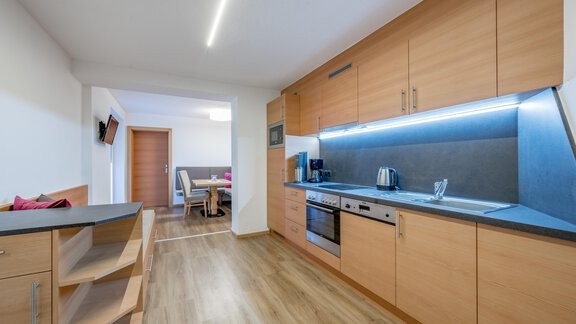 Küche mit Wohnbereich - Appartement Montanara - Sölden