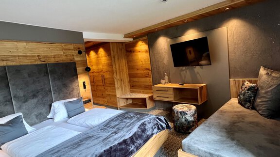 Dreibettzimmer - Frühstückspension Astoria - Sölden