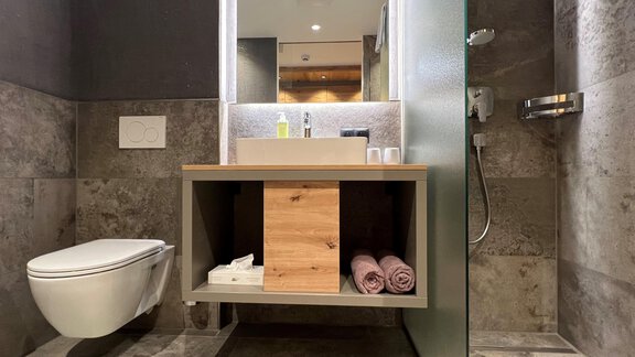 BadezimmerDRZ - Frühstückspension Astoria - Sölden