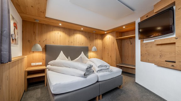 "Best-Price" Doppelzimmer Zimmeransicht - Garni Concordia - Sölden