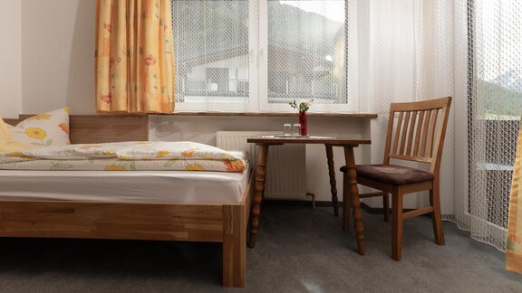 Einzelzimmer mit Bad/WC/Balkon - Haus Alpengruss - Sölden