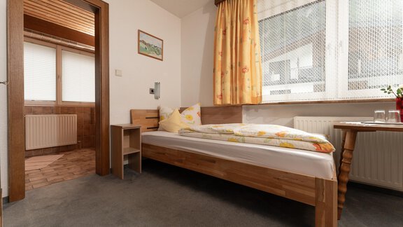 Einzelzimmer mit Bad/WC/Balkon - Haus Alpengruss - Sölden