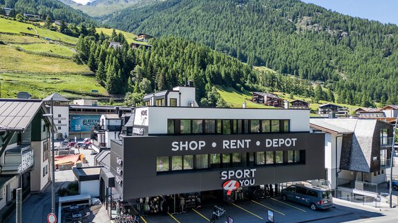 A modern sports store "Sport 4 You" is located on the ground floor of the building, the newly built apartments are located on the upper floor. - Home4You - Sölden