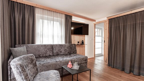 Doppelzimmer mit Couch ADBZ - Hotel Garni Urbanhof - Sölden