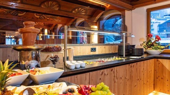 Hubertus Buffet - Hotel Hubertus - Sölden