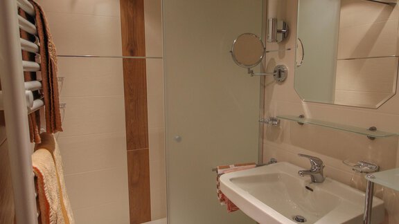 Badezimmer - Alpengasthof Köfels - Umhausen