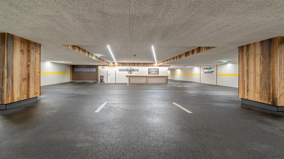 Tiefgarage Parkplätze und Einfahrt - Apart Dorhoam - Umhausen