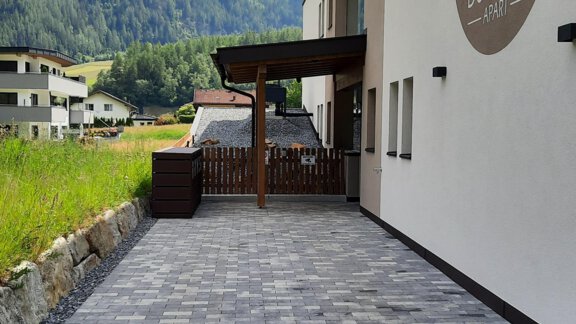 Einfahrt_Parkmöglichkeit - Apart Dorhoam - Umhausen