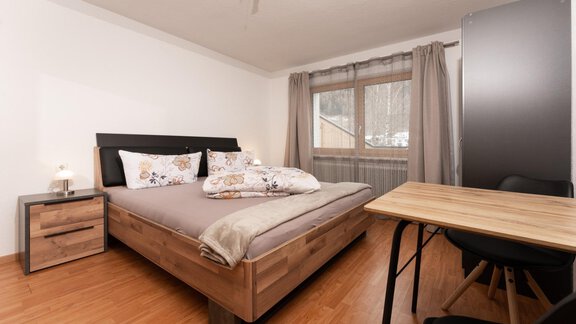 Schlafzimmer 2 mit Waschbecken - Apart Ronja - Umhausen