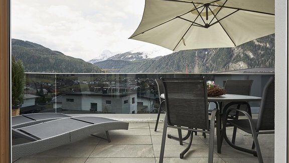 Aussicht von der Terasse - Apart Schranz - Umhausen