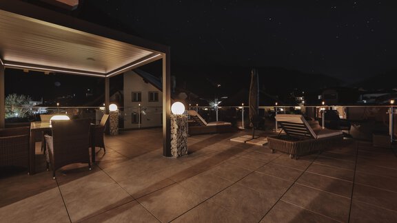 Terrasse bei Nacht - Appart 69 - Umhausen