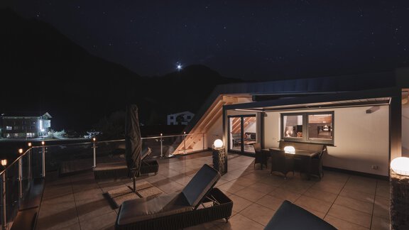 Terrasse bei Nacht - Appart 69 - Umhausen