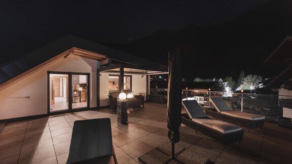 Terrasse bei Nacht - Appart 69 - Umhausen