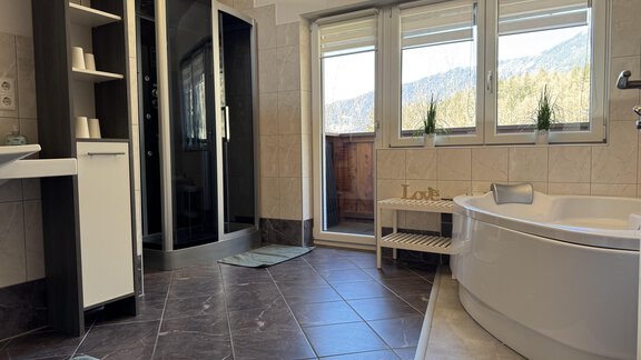 Badewanne & Dusche - Appartement Bergglück - Umhausen