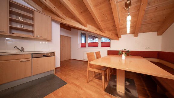 Küche mit Esstisch - Arche Dorfzentrum - ARCHE-OETZTAL-Dorfzentrum - Umhausen