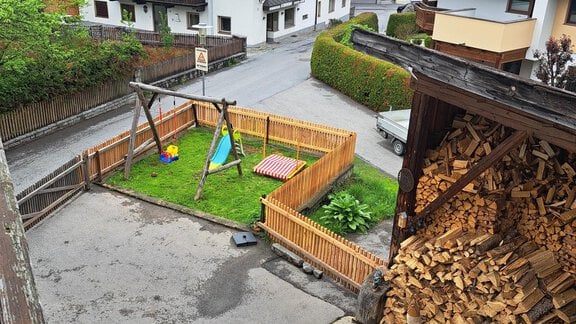 Blick Spielplatz - Arche Dorfzentrum - ARCHE-OETZTAL-Dorfzentrum - Umhausen