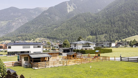 privater Spielplatz - gegenüber vom Chalet - Chalet Waldhart - Umhausen