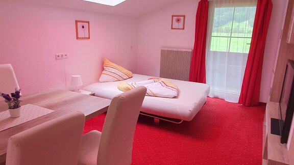 Wohnschlafraum Hochformat - Ferienhaus Gerold Grießer - Umhausen
