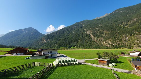 Aussicht Balkon - Ferienhaus Gerold Grießer - Umhausen